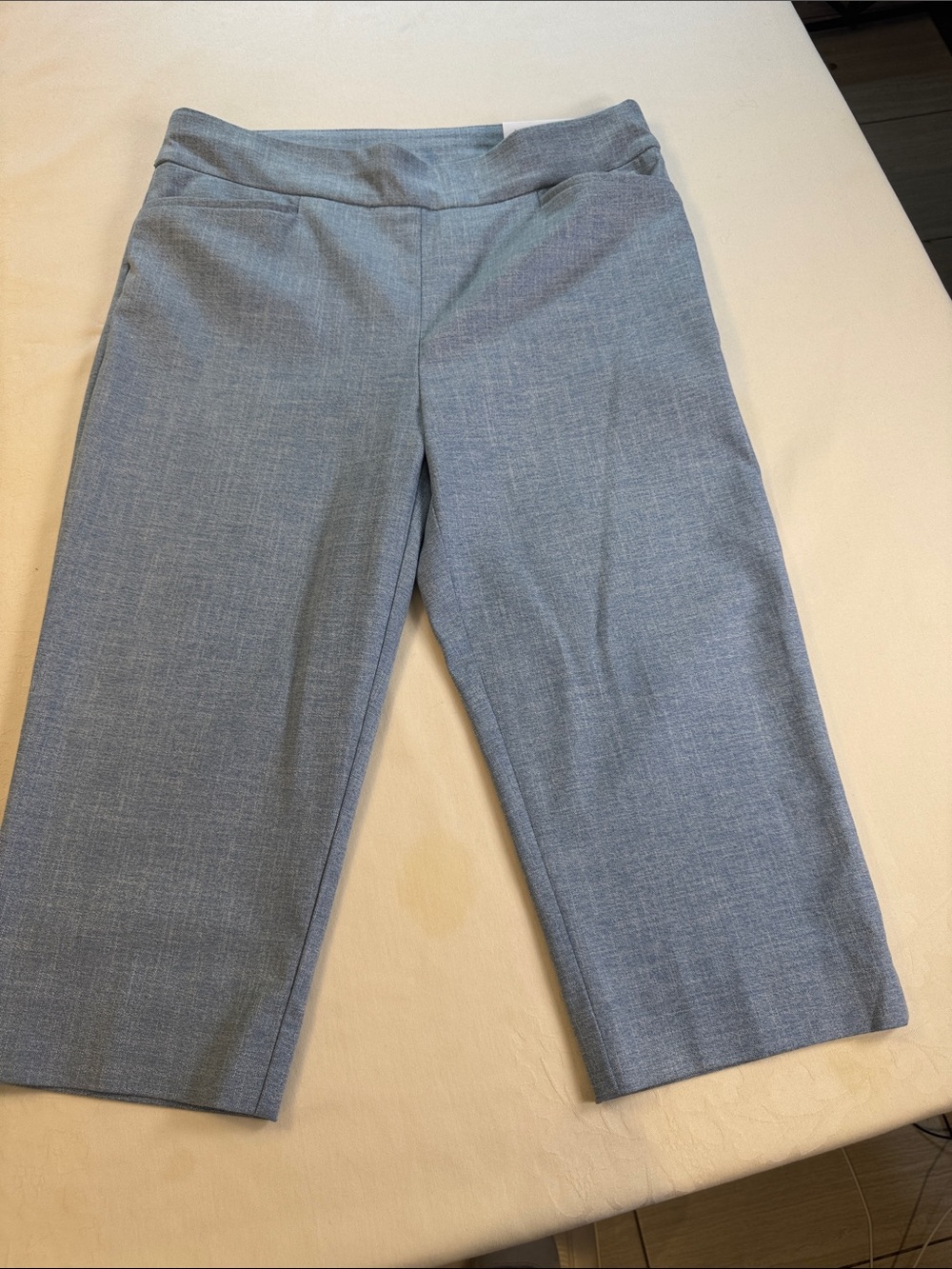 Chico's Soft Blue Cropped Straight-Leg Capris